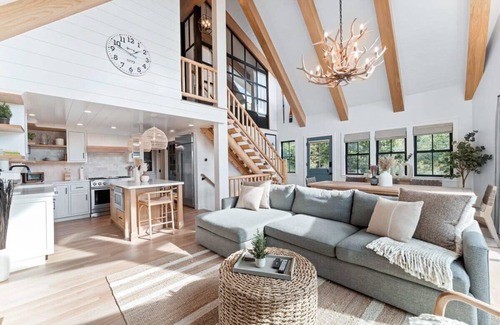 Lake Arrowhead House | Majestic Lakeview Lodge w/Private Dock