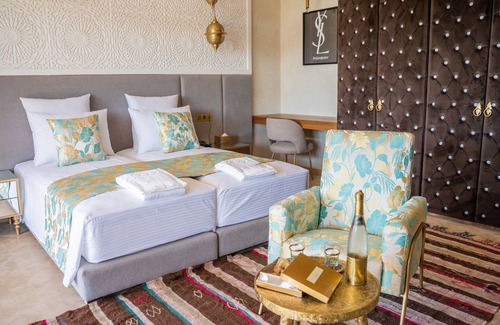 Rambouillet Bed & Breakfast | Majestic Luxury Villa 12 Bedrooms 30 people