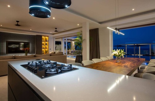 Moo 5 Villa | 'Majestic Mansion' Luxurious 7br Coastal Gem