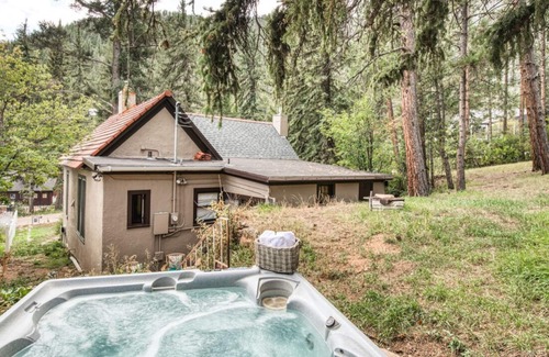 Cascade Cottage | Majestic mountain cabin near Pikes Peak, hot tub close to waterfall hike