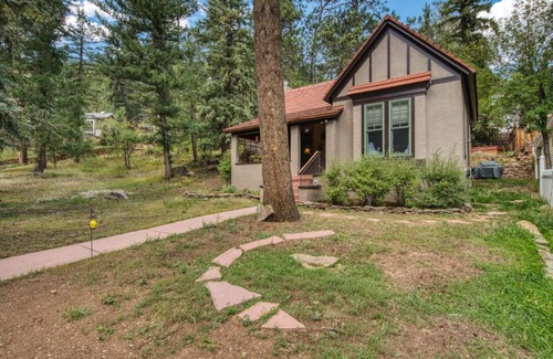 Cascade Cottage | Majestic mountain cabin near Pikes Peak, hot tub close to waterfall hike