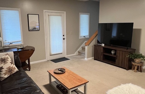 McGaheysville House | Majestic Mountain House with Game room, deck, 2 mins from ski slopes