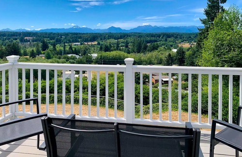Silverdale House | Majestic mountain view dog-friendly home with patio and fireplace