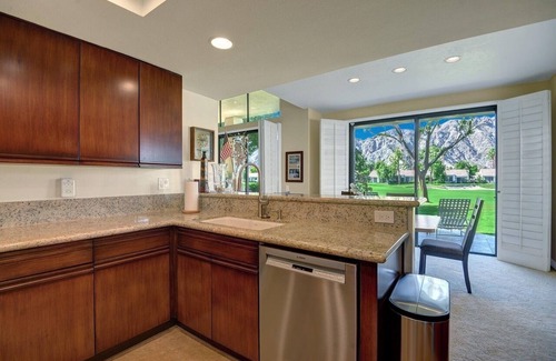 La Quinta Condo | ❤️Majestic Mountains & Tranquil Golf Views❤️Pool✦Spa✦BBQ✦King Beds✦Patios✦Dogs Ok✦