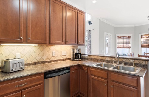 Murfreesboro House | Majestic Murfreesboro Manor – A Pet Friendly Escape!