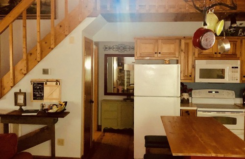 Dahlonega Cabin | Majestic, private cabin with hot tub/multiple deck.a little taste of heaven!