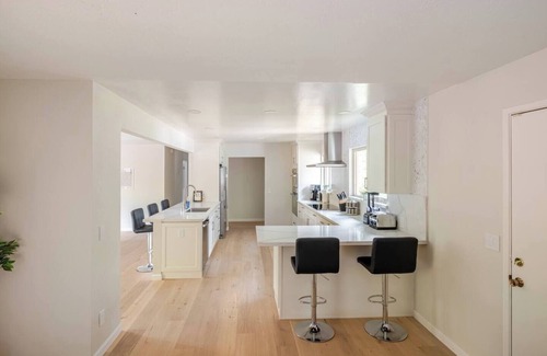 Sonoma House | Majestic Redwoods, Pool, Hot Tub, Chefs Kitchen
