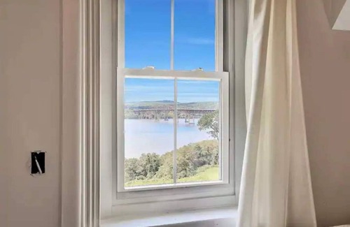 Beacon House | Majestic RiverView Estate - Breathtaking Views