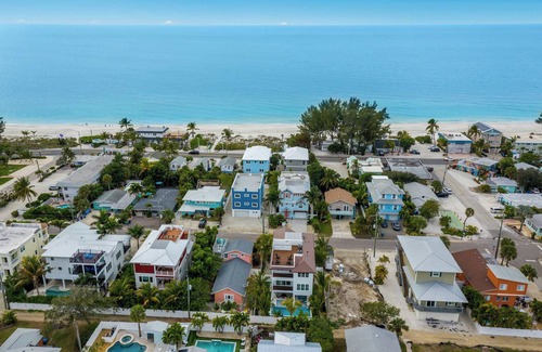 Bradenton Beach House | Majestic Summer - Brand New Home Anna Maria Island
