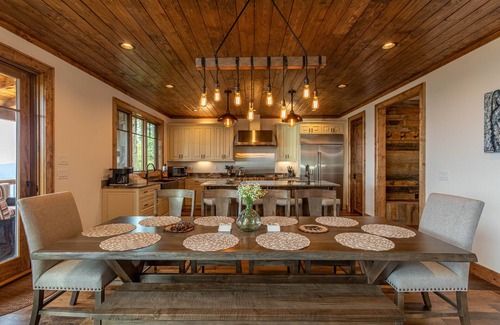 Beech Mountain House | Majestic View Hideaway at Eagles Nest - NEW HOME! 50mi views, hot tub, game room!