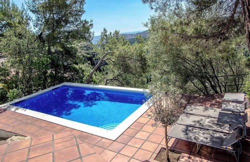 Palleja Villa | Majestic Villa and Views - 30km to Barcelona