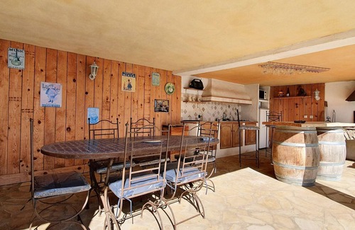 Homps Villa | Majestic Villa in Homps with Private Pool
