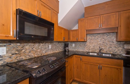 Blackcomb Condo | Major rate reduction due to ongoing common area construction - New Central AC, and renovated unit