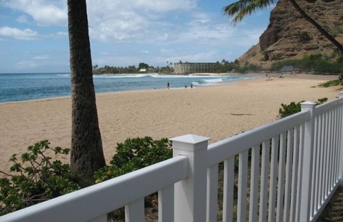 Makaha Condo | Makaha-465 Farrington: Spacious 4BR Oceanfront Haven with Modern Amenities