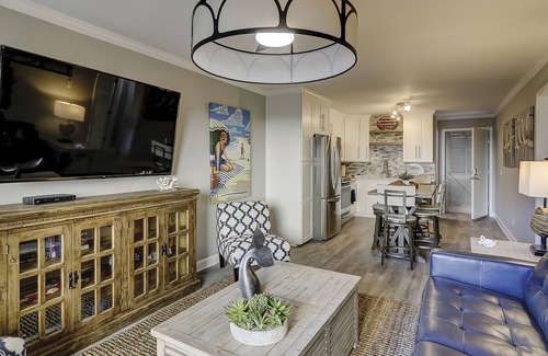 Hilton Head Island Villa | Make Coligny Beach Your Happy Place!