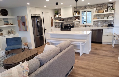 Wasaga Beach Cottage | Make memories at the Jansen Clan Cottage