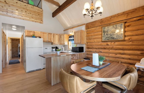 Indian Mountain Cabin | Make memories of a lifetime this Christmas at Mountain Escape! nn