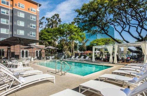 El Segundo House | Make our room the next stop on your Los Angeles trip!