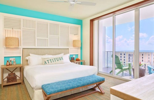 Hollywood Hotel | Make Your Trip More Enjoyable! 2 Relaxing Units, Pets Are Welcome, Pool, Beach!