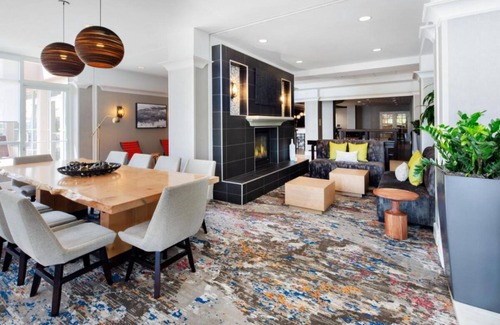 Emeryville Hotel | Make Your Trip More Enjoyable! Onsite Parking, Pets Allowed!