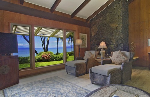 Wailea House | Makena Oceanfront Home 3 Bedroom/3 Bath 1/2 Acre Lot On The Ocean