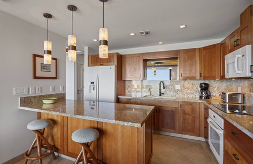 Wailea Condo | Makena Surf B106 Beachfront Resort - 2 Bedroom Oceanfront Condo