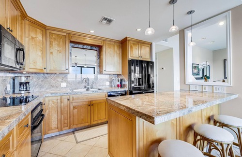 Wailea Condo | Makena Surf | B205 | Beachfront Resort