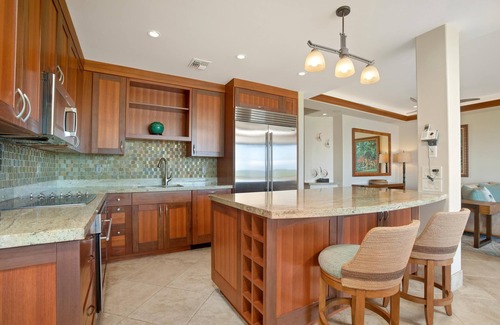 Wailea Condo | Makena Surf | E103 | Beachfront Resort