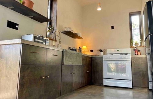 Fredericksburg House | Maker's tree tower on 5 wooded acres, peaceful and unplugged