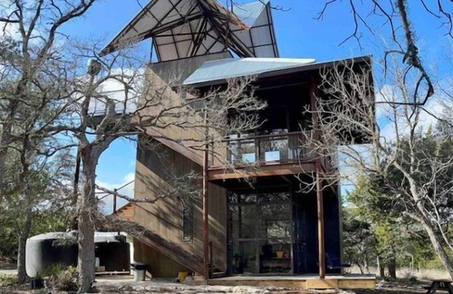 Fredericksburg House | Maker's tree tower on 5 wooded acres, peaceful and unplugged