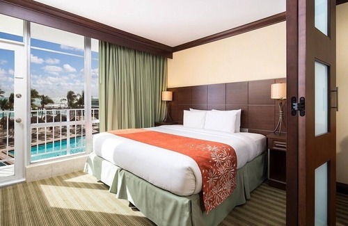 Sunny Isles Beach Resort | Making The Best Memories Along The Way! 2 Convenient Units, Pool, Pets Allowed