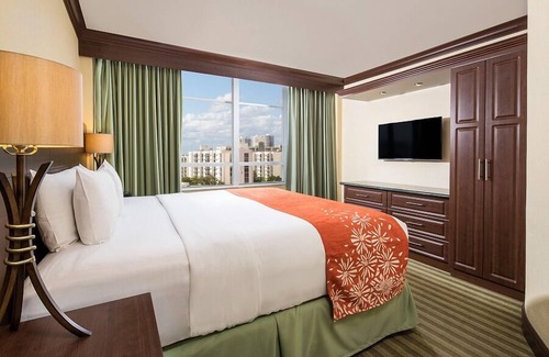 Sunny Isles Beach Resort | Making The Best Memories Along The Way! City View, Pets Allowed, Beach
