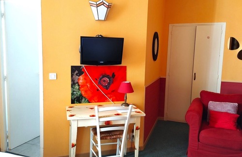 Digne-les-Bains Hotel | Making The Best Memories Along The Way! Triple Room, Free Parking!