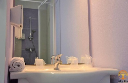 Grandcamp-Maisy Hotel | Making The Best Memories Along The Way! Pets Allowed, Outdoor Pool, Kitchenette!