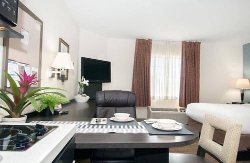 Anaheim Resort Resort | Making The Best Memories Along The Way! Kitchenette, Pets Allowed