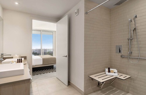 Hollywood South Central Beach Hotel | Making The Best Memories Along The Way! Pool, Kitchen