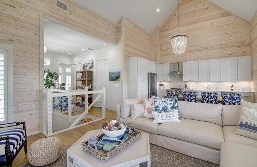 Cinnamon Shore Villa | Making Waves TC 9108
