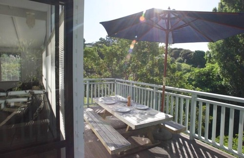Oneroa House | MAKO COTTAGE. (FREE WIFI and full SKY) Convenient+