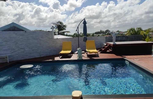 Damencourt Apartment | MALAKA F1 of charm .