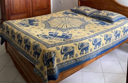 Hettimulla House | Malethi House is 150 metres from the beach, and is often visited by peacocks.