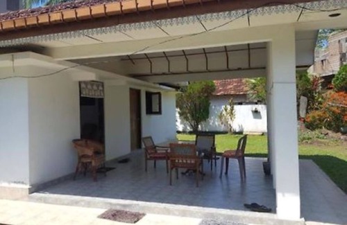 Hettimulla House | Malethi House is 150 metres from the beach, and is often visited by peacocks.