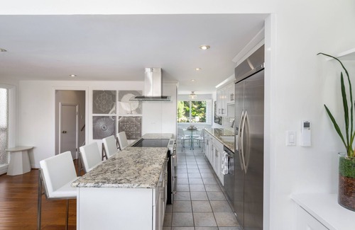 Eastern Malibu Condo | Malibu 2-bedroom designer furnished condo with AC. Central to everything!