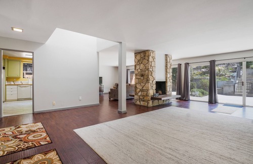 Western Malibu House | Malibu Beach 3 bd, 2 ba Monthly rental. Private pool/spa, private beach.