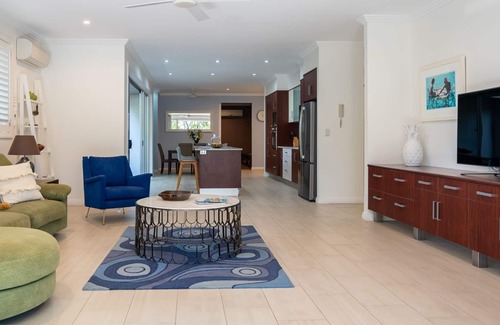 Kingscliff House | Malibu Beach House- only 100m to the beach