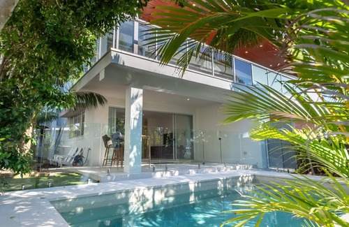 Kingscliff House | Malibu Beach House- only 100m to the beach