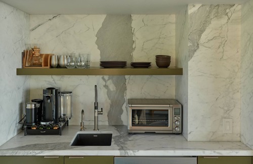 Eastern Malibu House | Malibu Mid-Century Modern Studio with Ocean Views