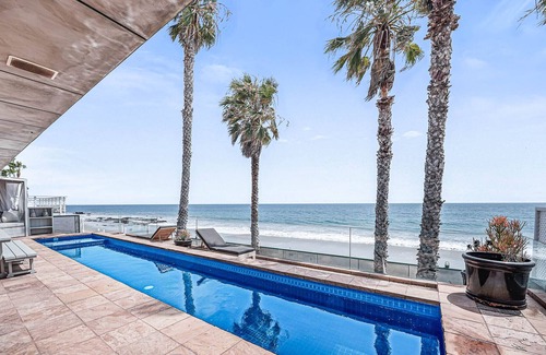 Eastern Malibu House | MALIBU PRIVATE BEACHFRONT ESTATE WITH POOL & SPA | 4 BEDROOM