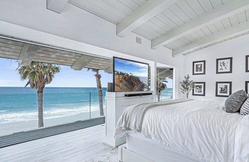 Eastern Malibu House | MALIBU PRIVATE BEACHFRONT VILLA WITH POOL & SPA, 4 BEDROOM