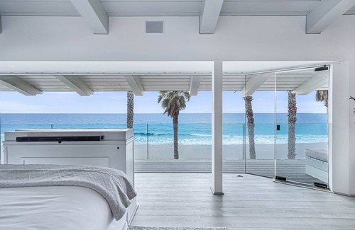 Eastern Malibu House | Malibu Private Beachfront Estate with Pool & Jacuzzi /4 Bedroom