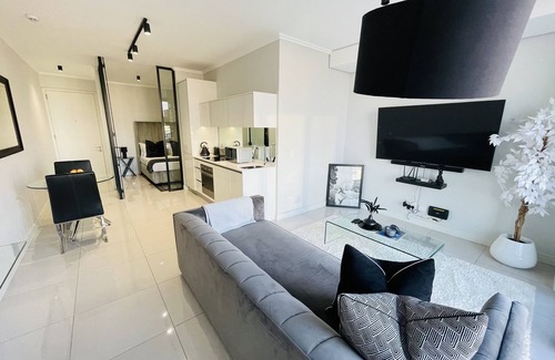 Greater Johannesburg Metropolitan Area Condo | Mall of Africa view, Cozy 1bed Condo.